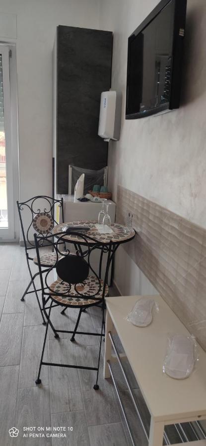 B & B Le Gemelline ซาแลร์โน ภายนอก รูปภาพ