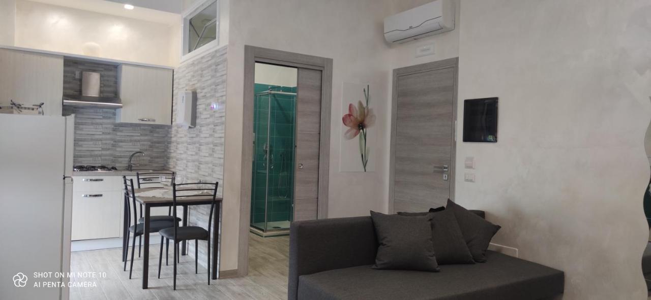 B & B Le Gemelline ซาแลร์โน ภายนอก รูปภาพ