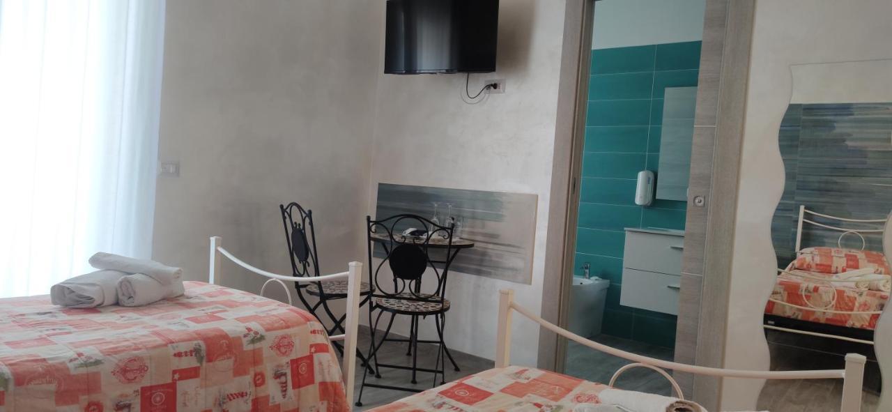 B & B Le Gemelline ซาแลร์โน ภายนอก รูปภาพ